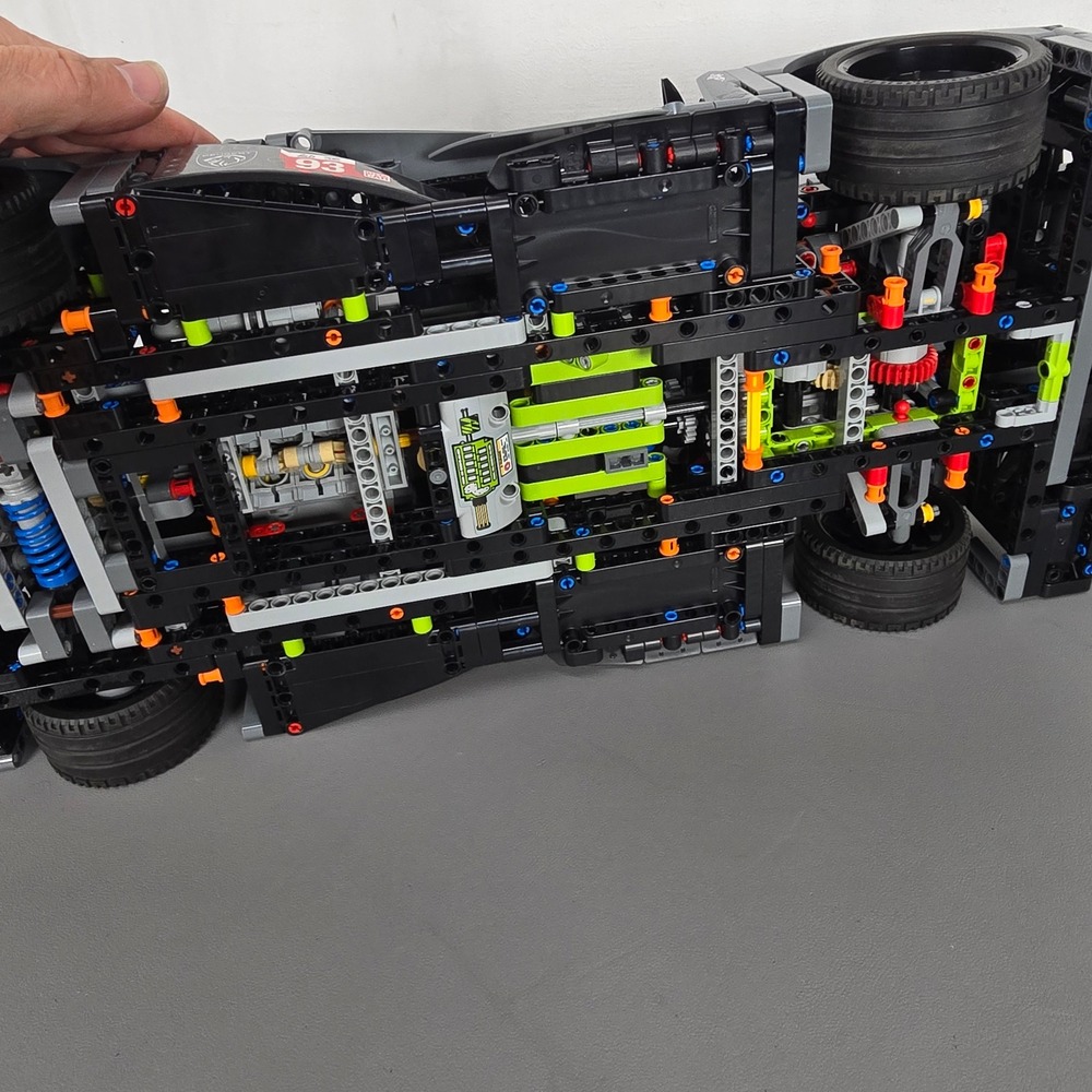 LEGO Technic Peugeot 9X8 24H Le Mans Hybrid Hypercar 42156 Assembled Model 1:10 - Picture 8 of 11